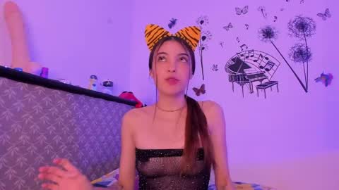 Snapshot of sophie_vega1 chatting on 04.29.26 Sophie online show from 04.29.26