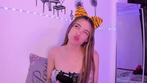 Snapshot of sophie_vega1 chatting on 07.17.26 Sophie online show from 07.17.26