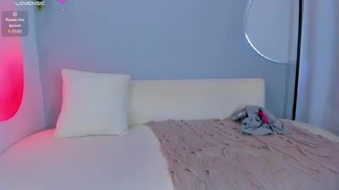 Sophie online show from 04.30.26