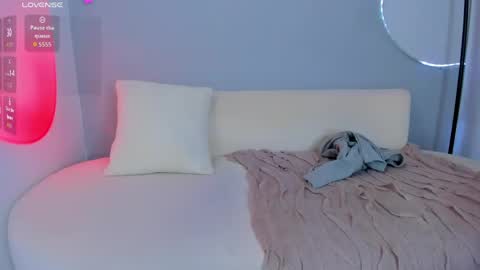 Sophie online show from 05.12.26