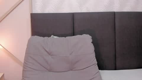 sophieharris__ online show from 07.25.26