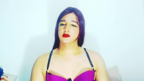 sophiehillsxo online show from 04.18.26