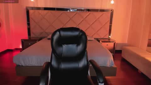 Sophie Houston online show from 03.07.26