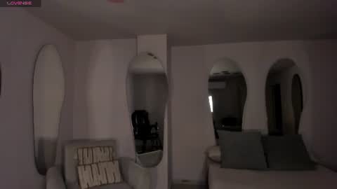 Sophie Houston online show from 07.03.26