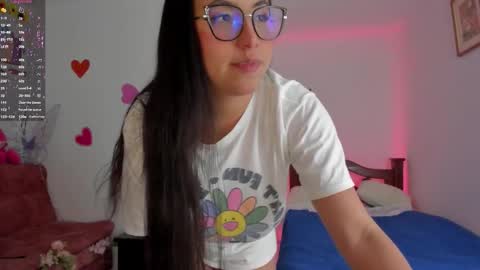 Snapshot of sophielamour chatting on 10.05.25 Sophie LAmour online show from 10.05.25