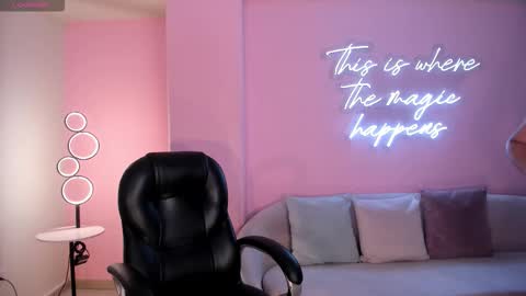 Sophie online show from 02.24.26