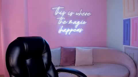 Sophie online show from 02.26.26