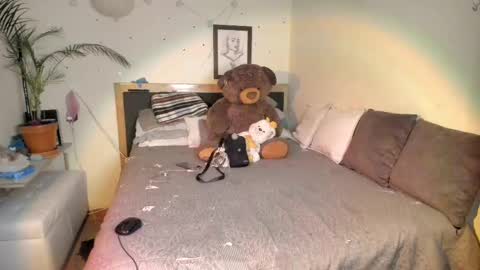 Snapshot of sophielondono21 chatting on 02.21.25 SofiTrans21 online show from 02.21.25