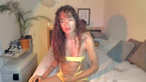 Snapshot of sophielondono21 chatting on 03.01.25 SofiTrans21 online show from 03.01.25