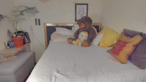 Snapshot of sophielondono21 chatting on 10.21.25 SofiTrans21 online show from 10.21.25