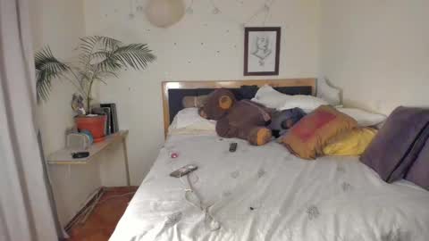 Snapshot of sophielondono21 chatting on 11.24.25 SofiTrans21 online show from 11.24.25