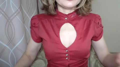 Snapshot of sophiemisss chatting on 10.14.25 Sophiemisss online show from 10.14.25