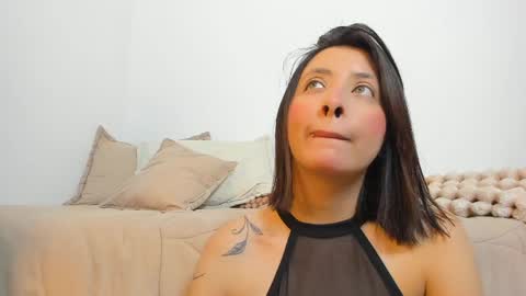 Snapshot of sophiesoft_ chatting on 05.30.26 Sophy online show from 05.30.26