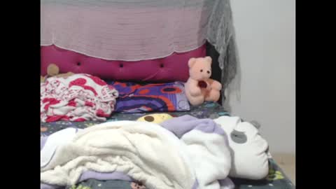 Snapshot of sophiia8 chatting on 10.16.25 sophiia8 online show from 10.16.25