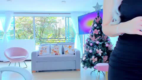 Snapshot of sophijonnes chatting on 12.26.24 YULITZA online show from 12.26.24