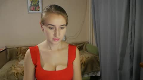 Snapshot of sophilorens chatting on 01.02.25 Sophi online show from 01.02.25