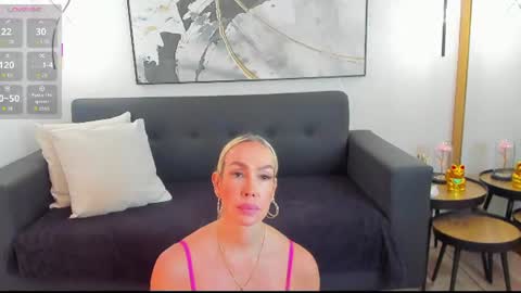 Snapshot of sophimariin chatting on 06.16.26 Sophi online show from 06.16.26