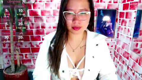 Snapshot of soralily chatting on 07.26.26 soralily online show from 07.26.26