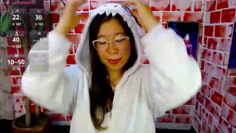 Snapshot of soralily chatting on 07.28.26 soralily online show from 07.28.26
