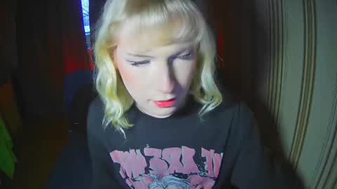 Snapshot of soska_albinosk chatting on 02.17.26 soska_albinosk online show from 02.17.26