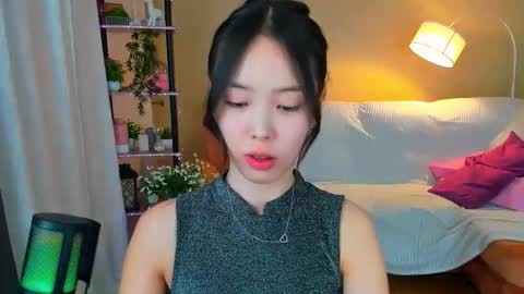 Snapshot of soulharmoonyy chatting on 10.17.25 soulharmoonyy online show from 10.17.25