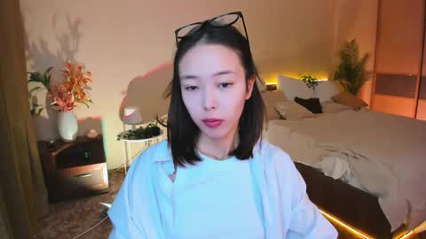 Snapshot of soulharmoonyy chatting on 10.18.25 soulharmoonyy online show from 10.18.25