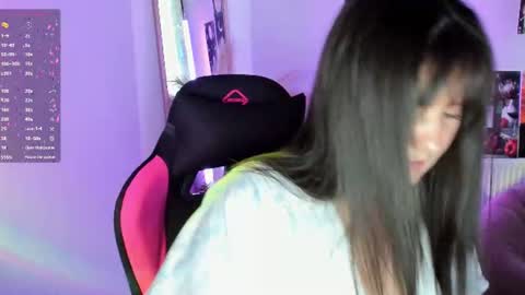 Snapshot of sour_cherry_ chatting on 06.11.26 Jennie online show from 06.11.26