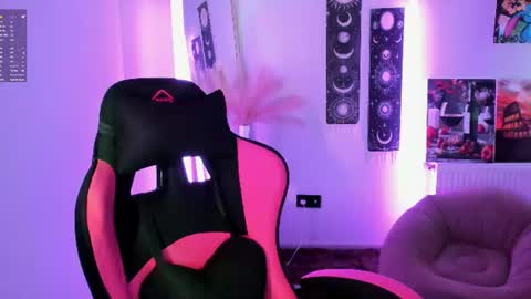 Snapshot of sour_cherry_ chatting on 06.17.26 Jennie online show from 06.17.26