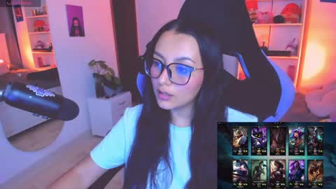 Snapshot of soy___lili chatting on 05.06.26 Lili online show from 05.06.26