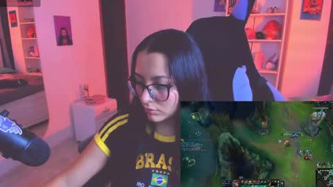 Snapshot of soy___lili chatting on 05.29.26 Lili online show from 05.29.26