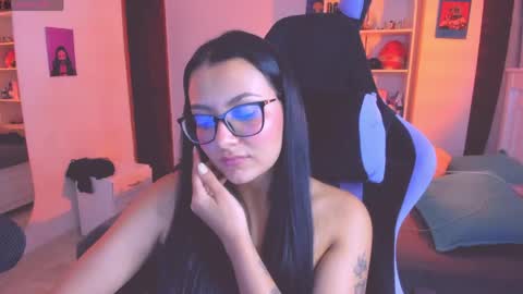 Snapshot of soy___lili chatting on 06.02.26 Lili online show from 06.02.26