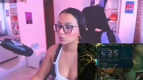 Snapshot of soy___lili chatting on 06.12.26 Lili online show from 06.12.26