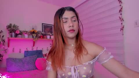 Sarah Valentina online show from 02.11.25