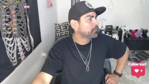 Snapshot of soyelcarlitos chatting on 05.23.26 El Carlitos online show from 05.23.26