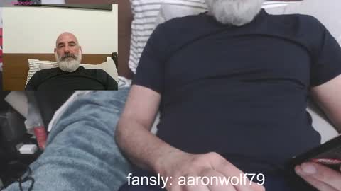 Snapshot of soyelpoti79 chatting on 10.04.25 WhiteWolfFL online show from 10.04.25