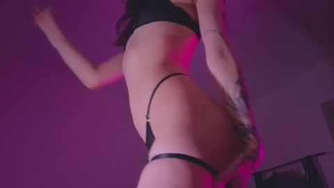 Snapshot of space_x_roxy chatting on 12.10.24 Roxy online show from 12.10.24