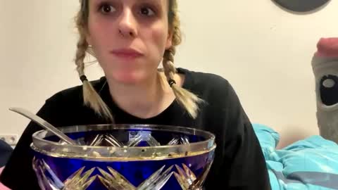 Snapshot of spacegirl42o chatting on 12.26.24 Spacegirl online show from 12.26.24