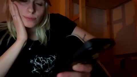 Snapshot of spacegirl42o chatting on 01.03.25 Spacegirl online show from 01.03.25