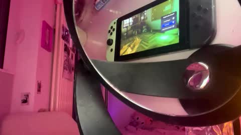 Snapshot of spacegirl42o chatting on 11.10.25 Spacegirl online show from 11.10.25