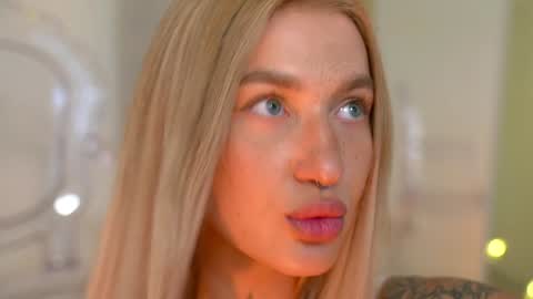 Snapshot of sparks__daisy chatting on 12.21.24 DAISY online show from 12.21.24