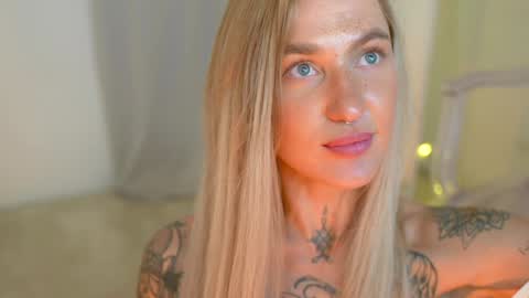 Snapshot of sparks__daisy chatting on 12.21.24 DAISY online show from 12.21.24