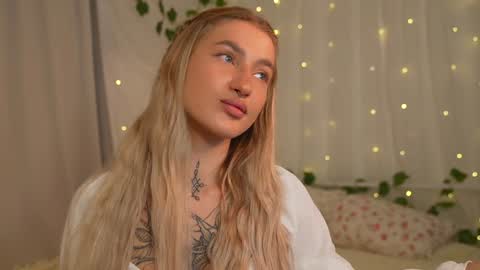 Snapshot of sparks__daisy chatting on 01.23.25 DAISY online show from 01.23.25