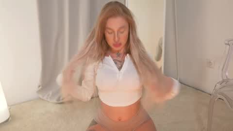 Snapshot of sparks__daisy chatting on 02.16.25 DAISY online show from 02.16.25