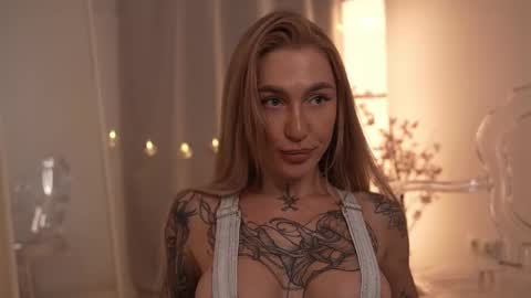 Snapshot of sparks__daisy chatting on 02.18.25 DAISY online show from 02.18.25