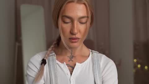 Snapshot of sparks__daisy chatting on 02.24.25 DAISY online show from 02.24.25