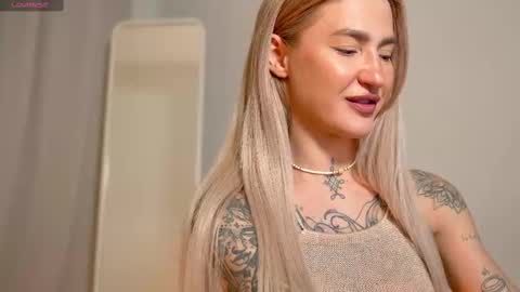 Snapshot of sparks__daisy chatting on 03.07.25 DAISY online show from 03.07.25