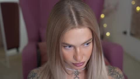 Snapshot of sparks__daisy chatting on 03.09.25 DAISY online show from 03.09.25