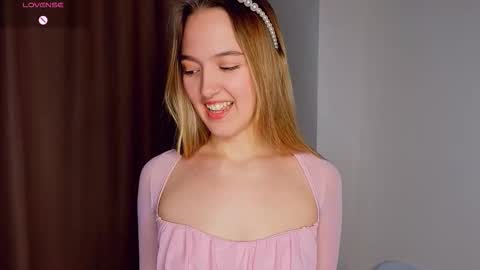 Snapshot of sparkusha chatting on 02.10.26 Mary online show from 02.10.26