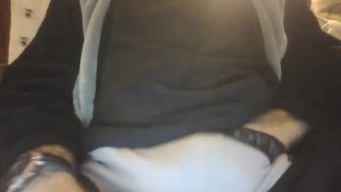 Snapshot of species98 chatting on 02.22.25 species online show from 02.22.25