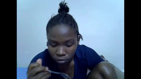 Snapshot of spicy_kittie chatting on 05.17.26 Kittle online show from 05.17.26